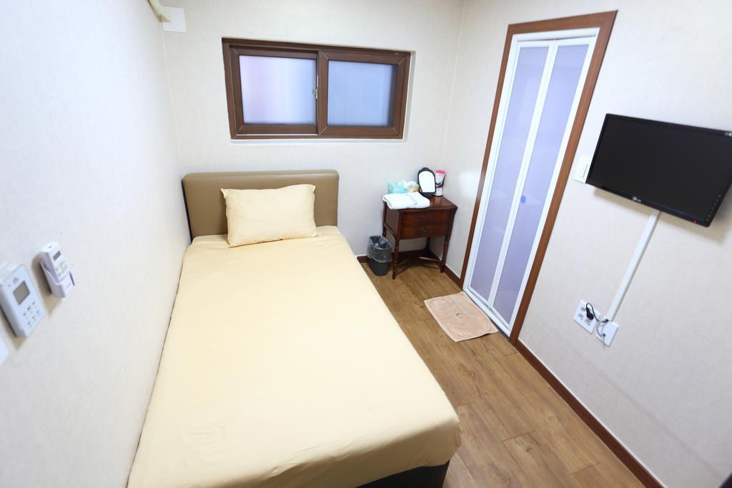 Myeongdong K Stay 2 Сеул Номер фото