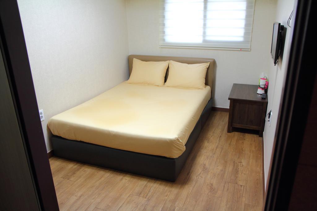 Myeongdong K Stay 2 Сеул Номер фото